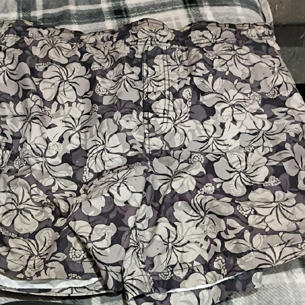 Men's Medium Islander Swim Shorts-c12